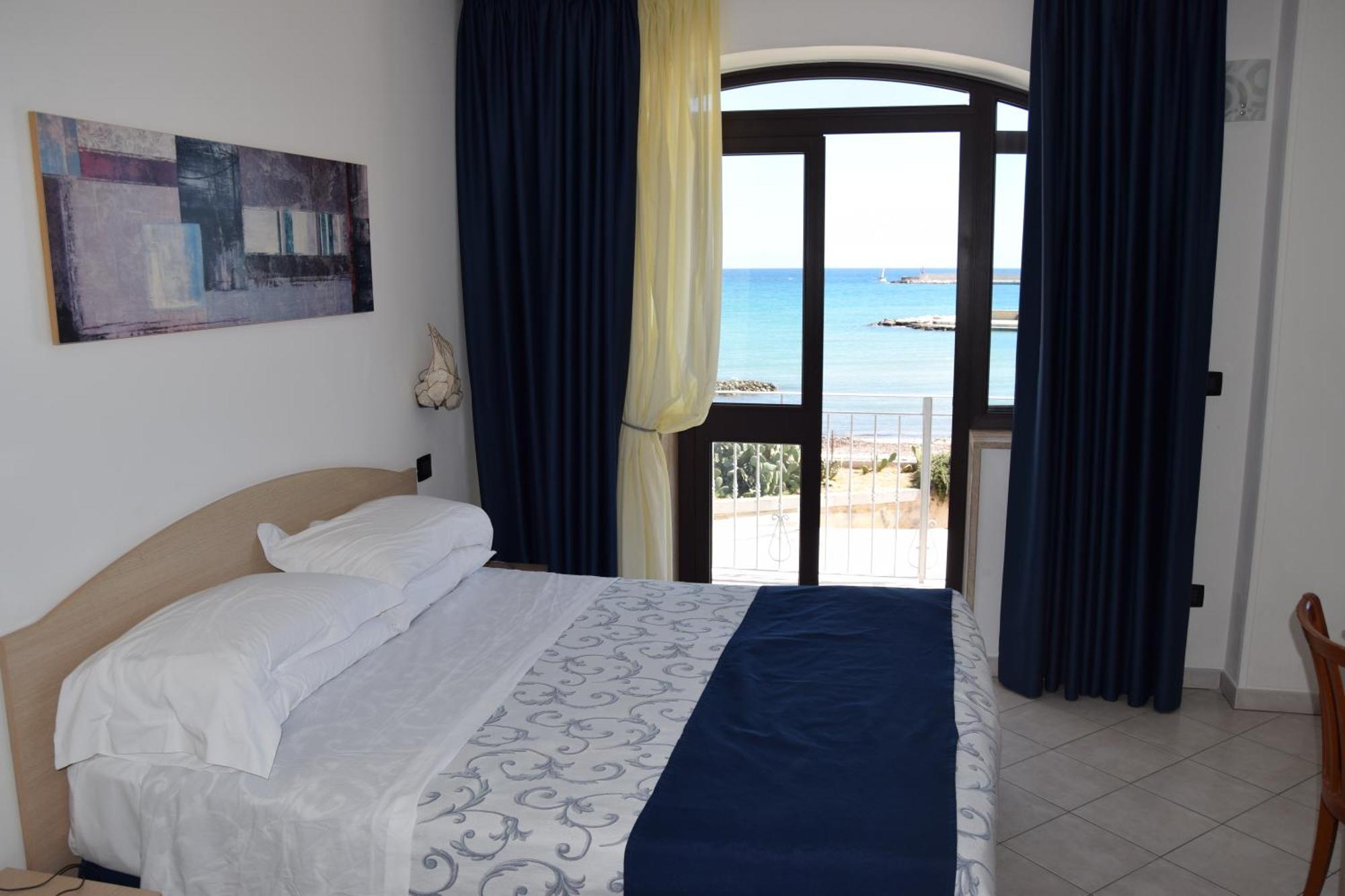 Hotel Profumo Di Mare Otranto Bagian luar foto